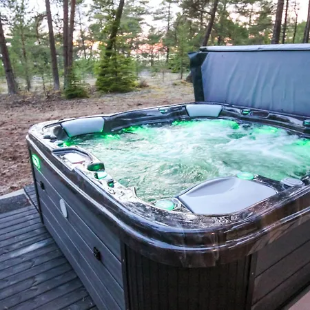 Dirhami Jacuzzi Villa *