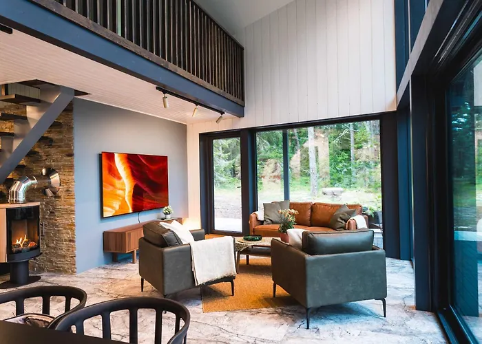 Dirhami Jacuzzi Villa *