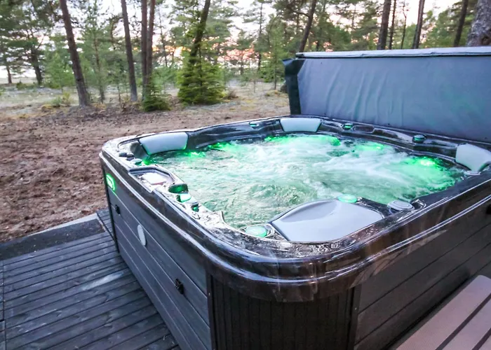 Dirhami Jacuzzi Villa *