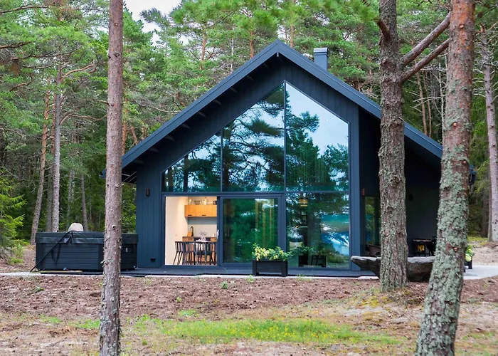 Dirhami Jacuzzi Villa *