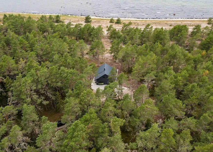 Dirhami Jacuzzi Villa *